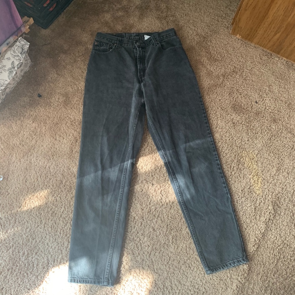 Comfy, well maintained, high waisted mom jeans - Picture 2 of 4